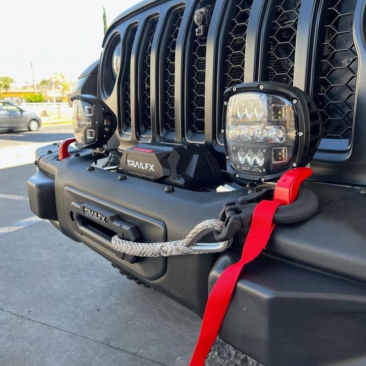 Jeep Wrangler with #TrailFX Reflex 2.0 winch
ðŸ“·: @sp_accesoriosgdl 
#spaccesorios #mexico #shoploc