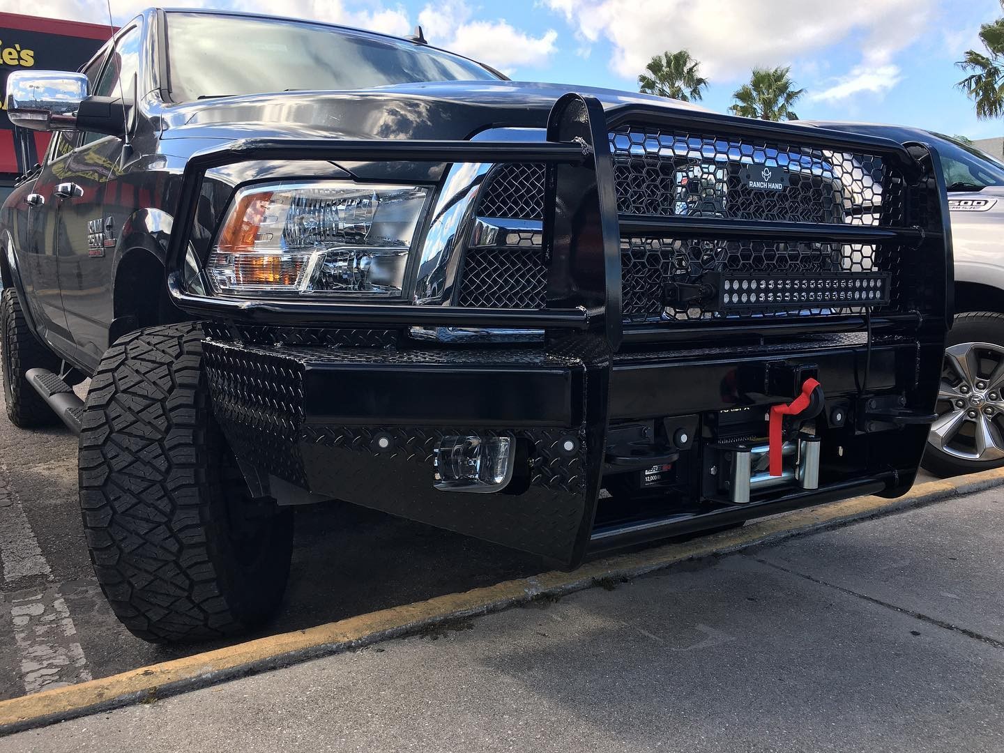 Ram 2500 with #TrailFX Reflex 2.0 Winch
ðŸ“·: @topshoptruckaccessories 
#palmettoflorida #shoplocal 