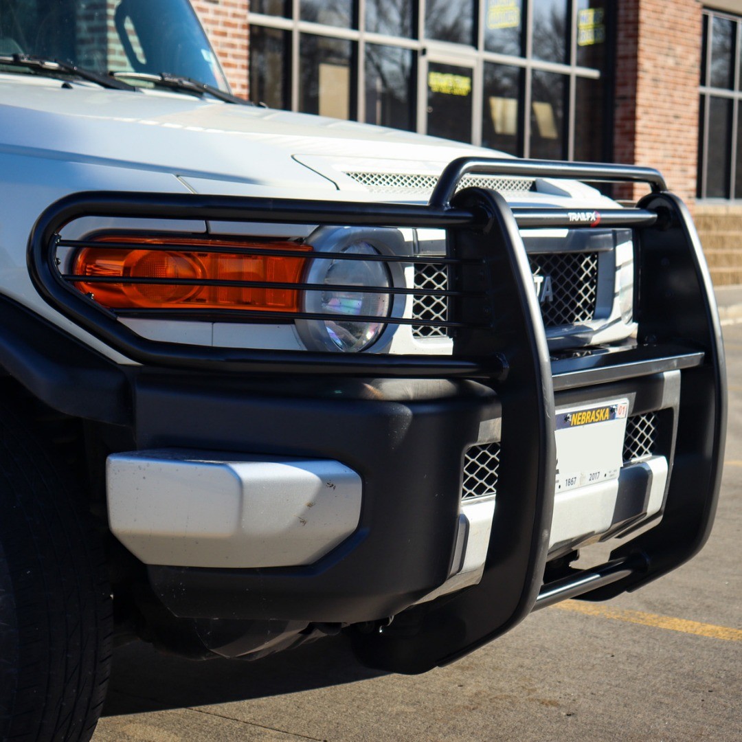 Toyota FJ with #TrailFX grille guards
ðŸ“·: @ultimate_truck 
#omahanebraska #shoplocal #toyota #toyo