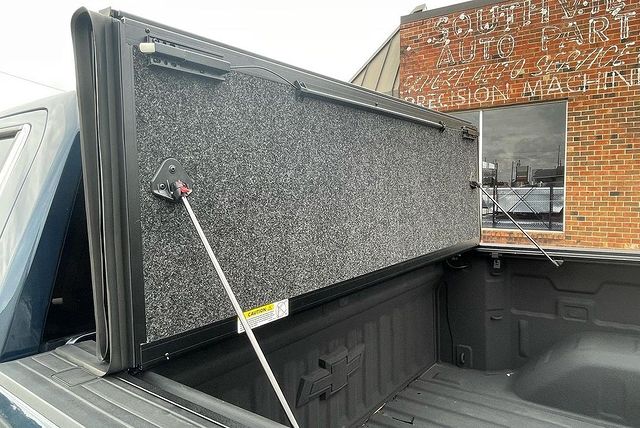 Repost: @truckstuff2882 

TrailFX Premium Flush Tonneau Cover featured on the 2019 Chevrolet Silvera