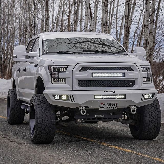 F150 with #TrailFX color-matched bumper and new LED light bar ðŸ˜ðŸ”¥ðŸ”¥
ðŸ“·: @oxwhite2.7 
#ford 