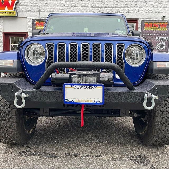 Jeep Wrangler JL with #TrailFX front bumper and new XV95 winch ðŸ”¥ðŸ”¥ðŸ”¥
ðŸ“·: @msw_truck_accesso