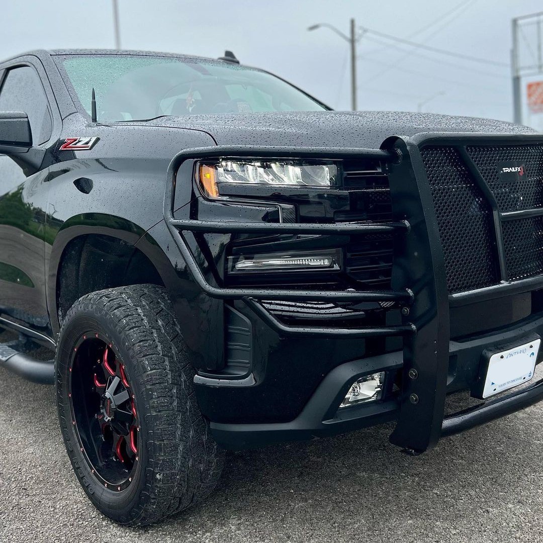 Silverado with #TrailFX extreme grille guard
ðŸ“·: @harleyman316 
#autofxperformance #hamiltonontari