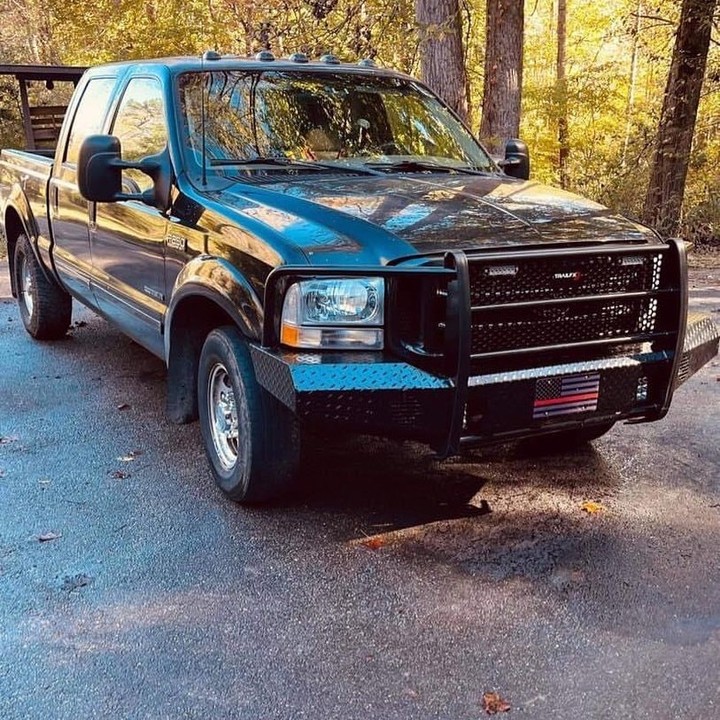 Ford F250 with #TrailFX Full Replacement Front Bumper ðŸ’ª
ðŸ“·: @blackpatchperformance 
#buenavista