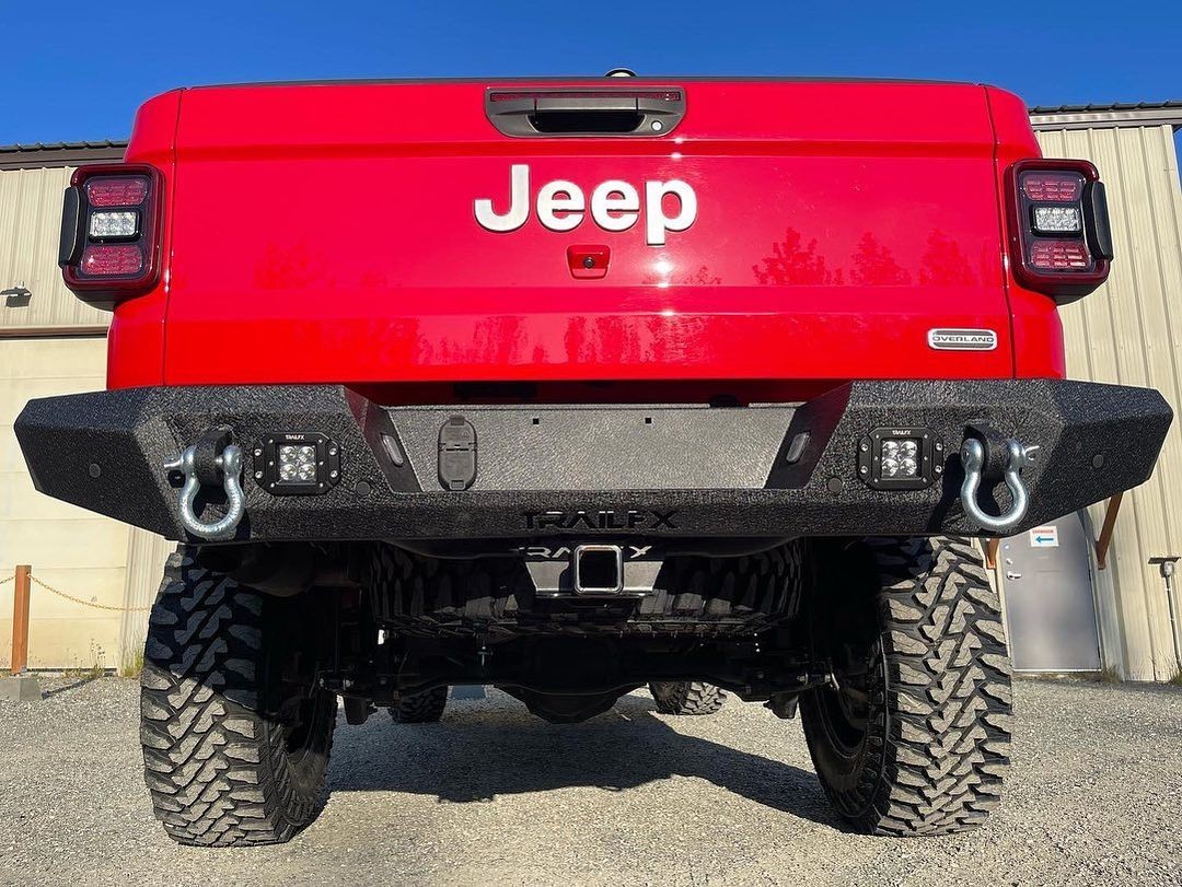 Jeep Gladiator with #TrailFX rear bumper and flush mount LED cube lights ðŸ”¥ðŸ”¥ðŸ”¥
ðŸ“·: @matsuli