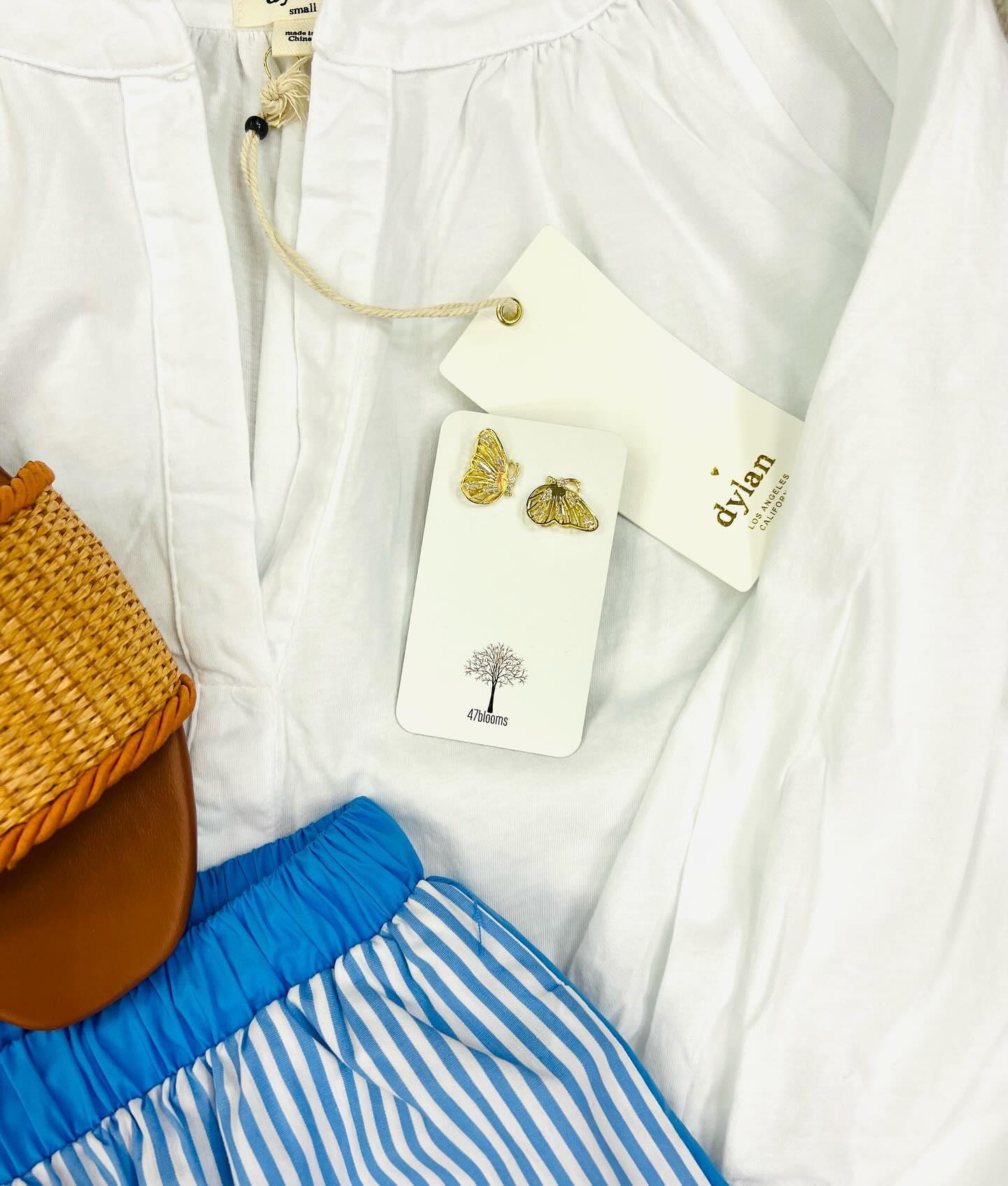 Our FAVE casual CHIC look💙💛