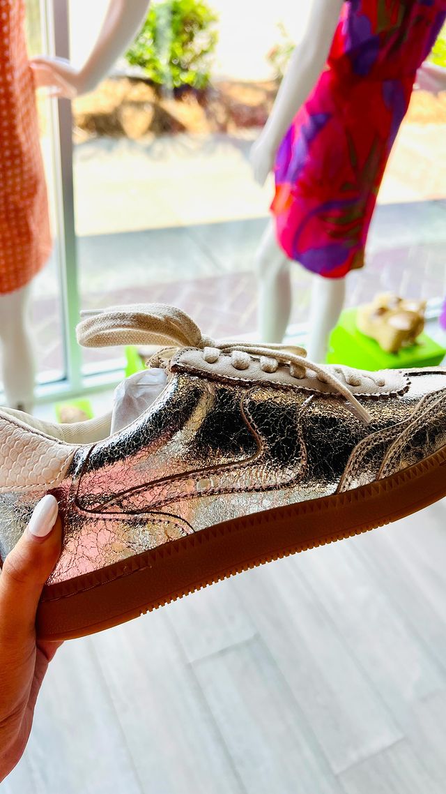 NEW NEW NEW @dolcevita sneakers 🙌🏻✨👟