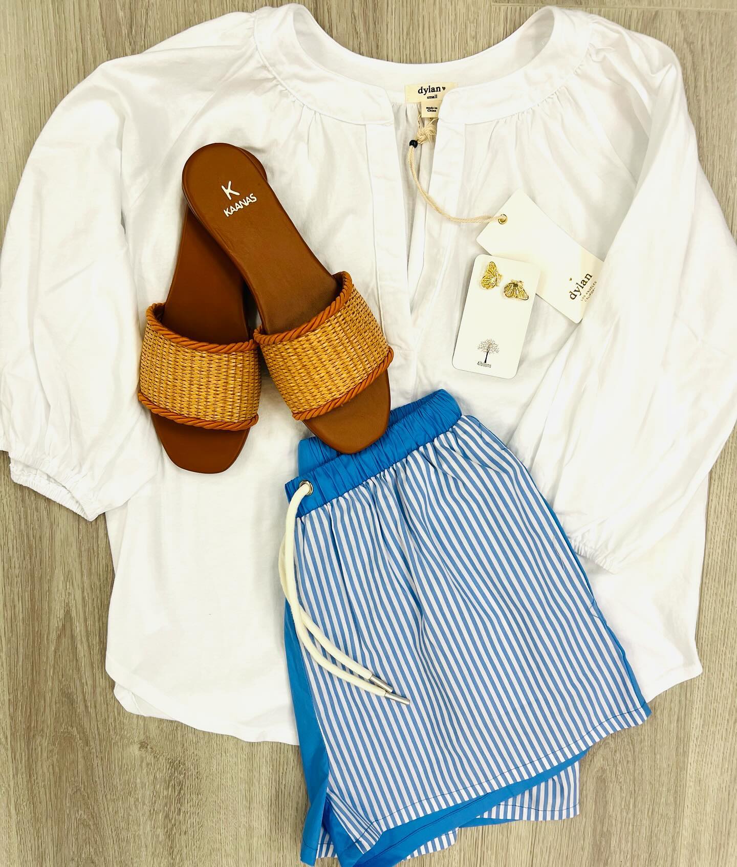 Our FAVE casual CHIC look💙💛