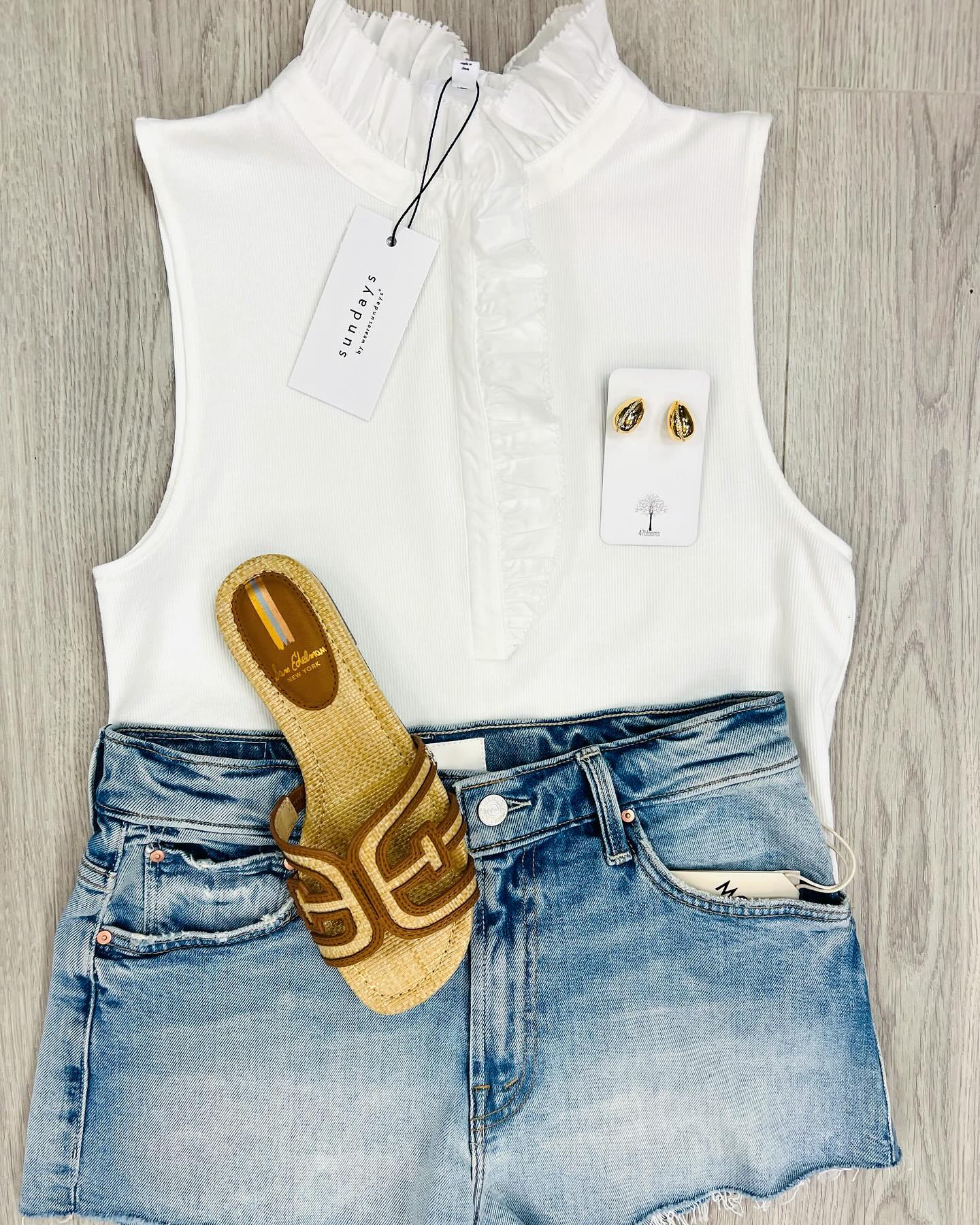 THURSDAY causal fit🤍✨🦋