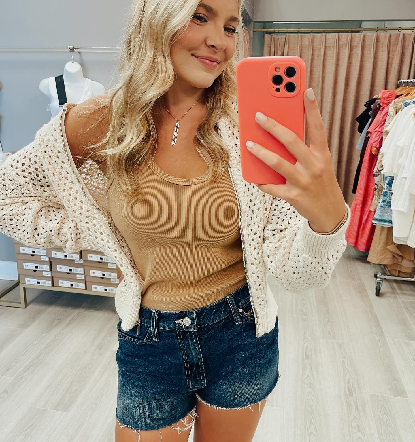 loving this NEW knit bomber from @sanctuaryclothing 🤎🤎

#hattiesburg 
#sanctuary 
#shoplocal