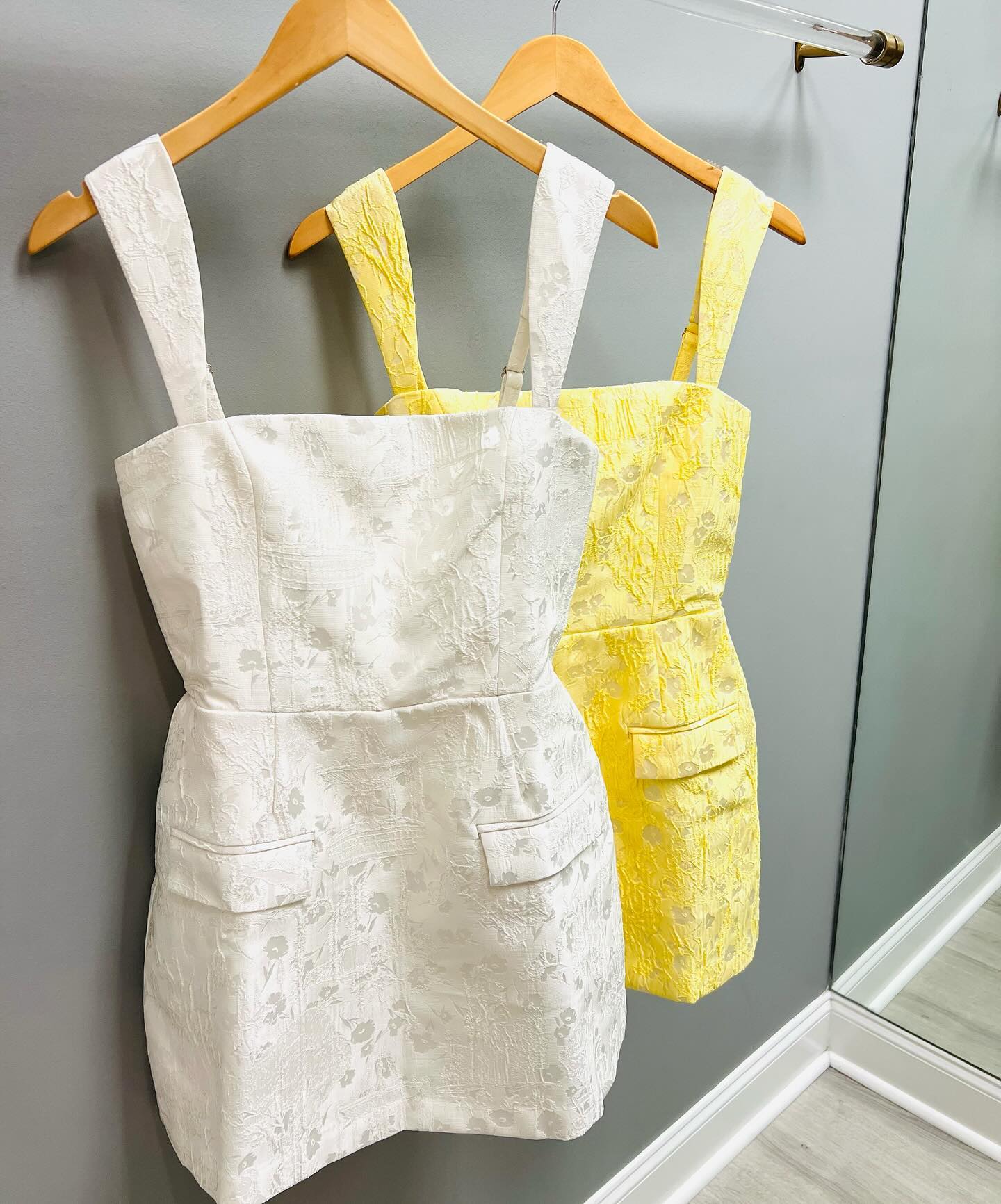 🚨restock alert!🚨 this GORGEOUS dress now comes in WHITE🤍✨ and YELLOW💛🌻☀️
