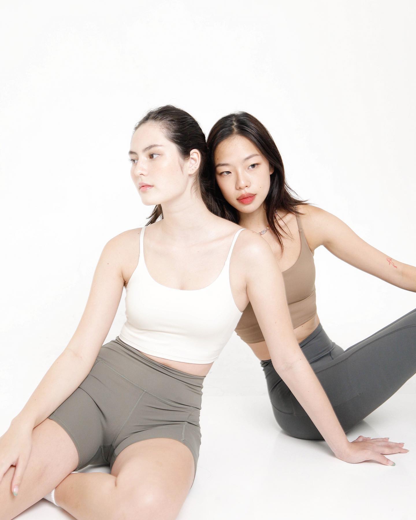 Cloud Bra in Ivory and Tan 🤍🤎
The buttery minimalist design bra top is designed for all day comfor