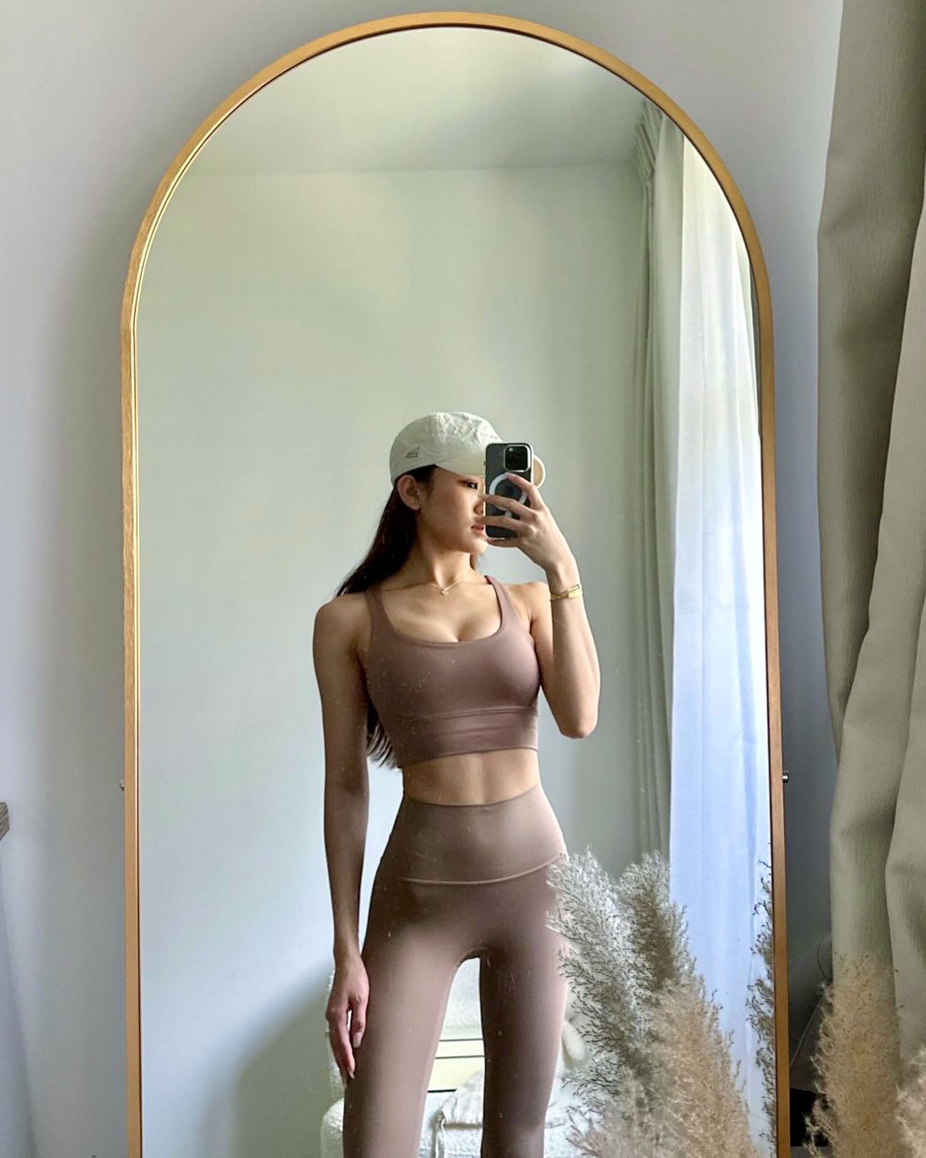 @j.oannemelissa looking like a snack! 🍫🤎 Wearing all time favorite Brie Set in Cocoa